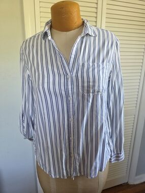 Velvet Heart Blue White Striped Button Down Shirt Women’s M Casual Lightweight